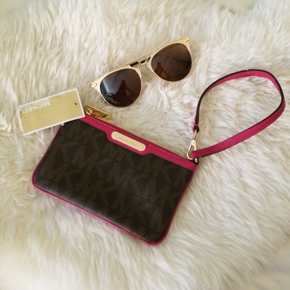 MICHAEL KORS Saffiano Wristlet MK signature